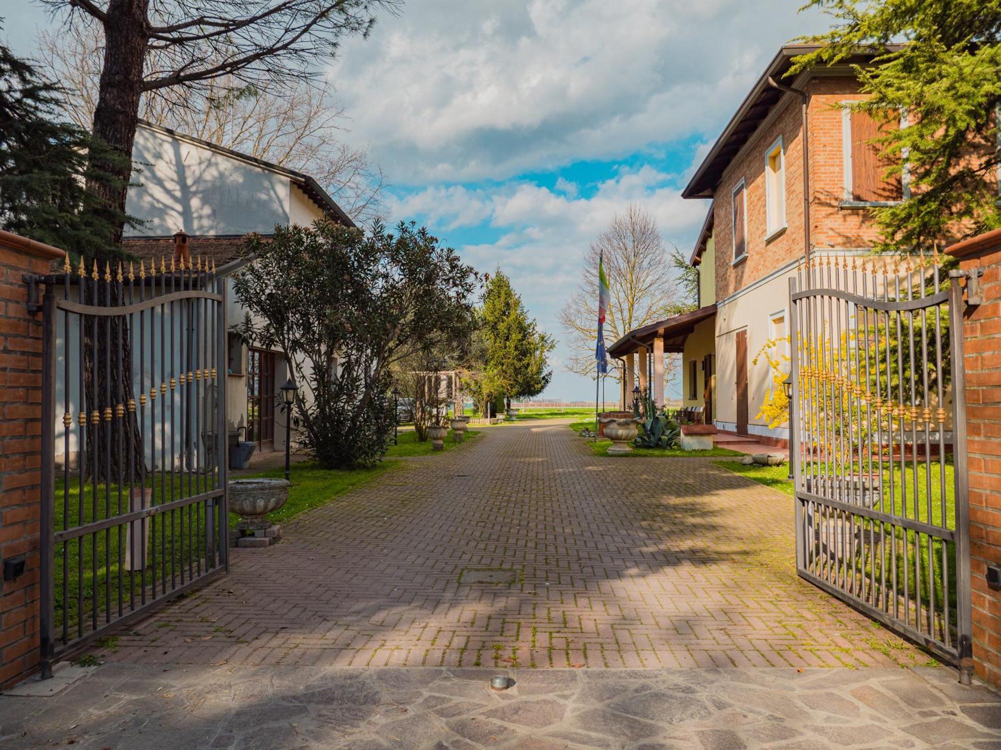 B&B Villa Erika Луго Экстерьер фото